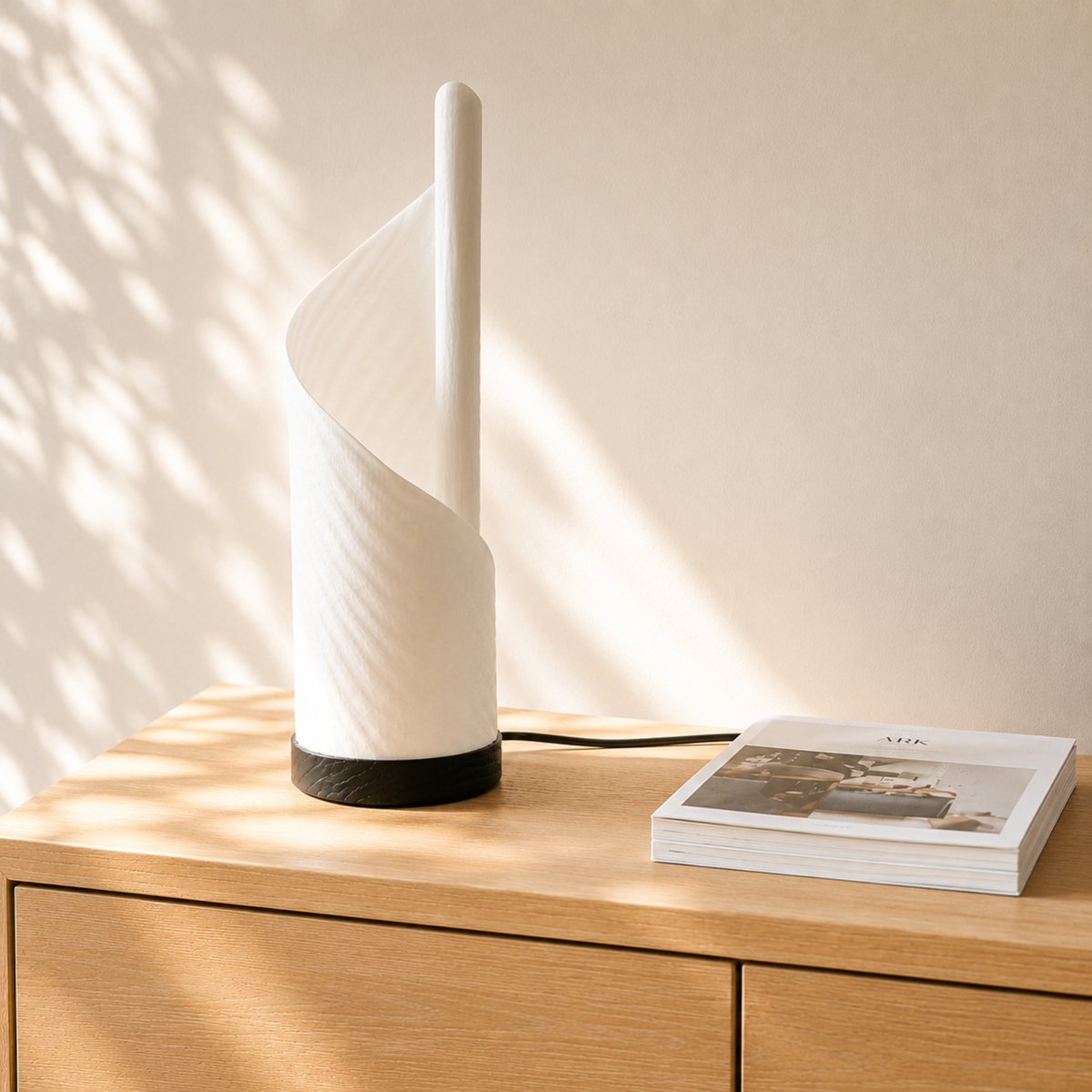 Lampe à poser en papier maché et bois - ELYA blanc crème, MAISON PAVANE
