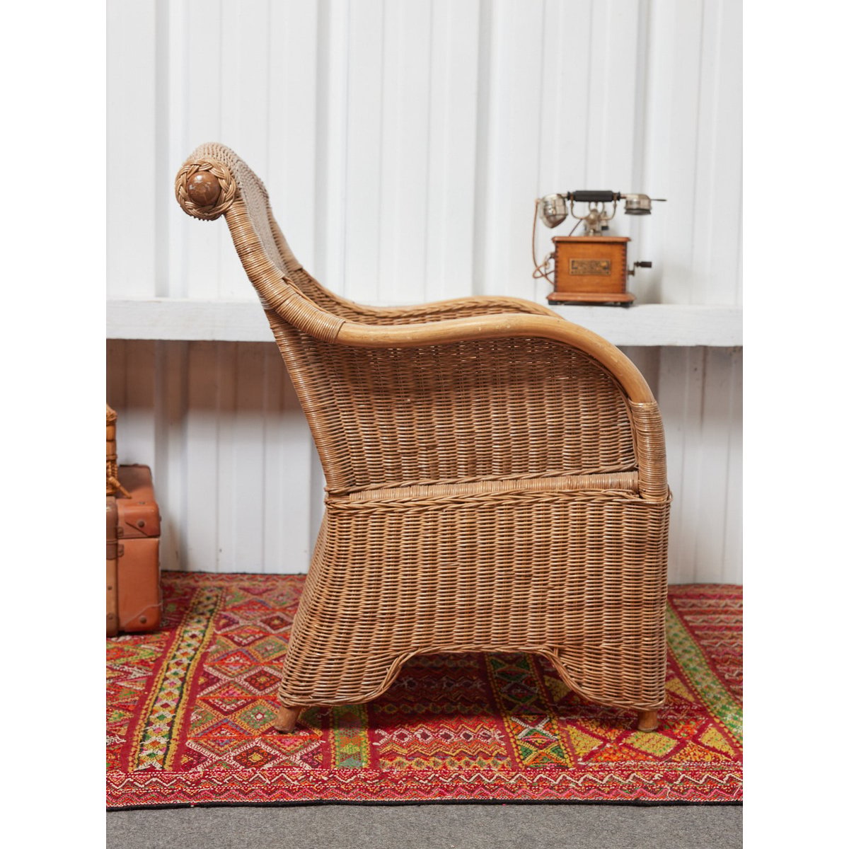 Grand fauteuil en osier Ernest N°1090 - Bon état bois clair, DEBONGOUT