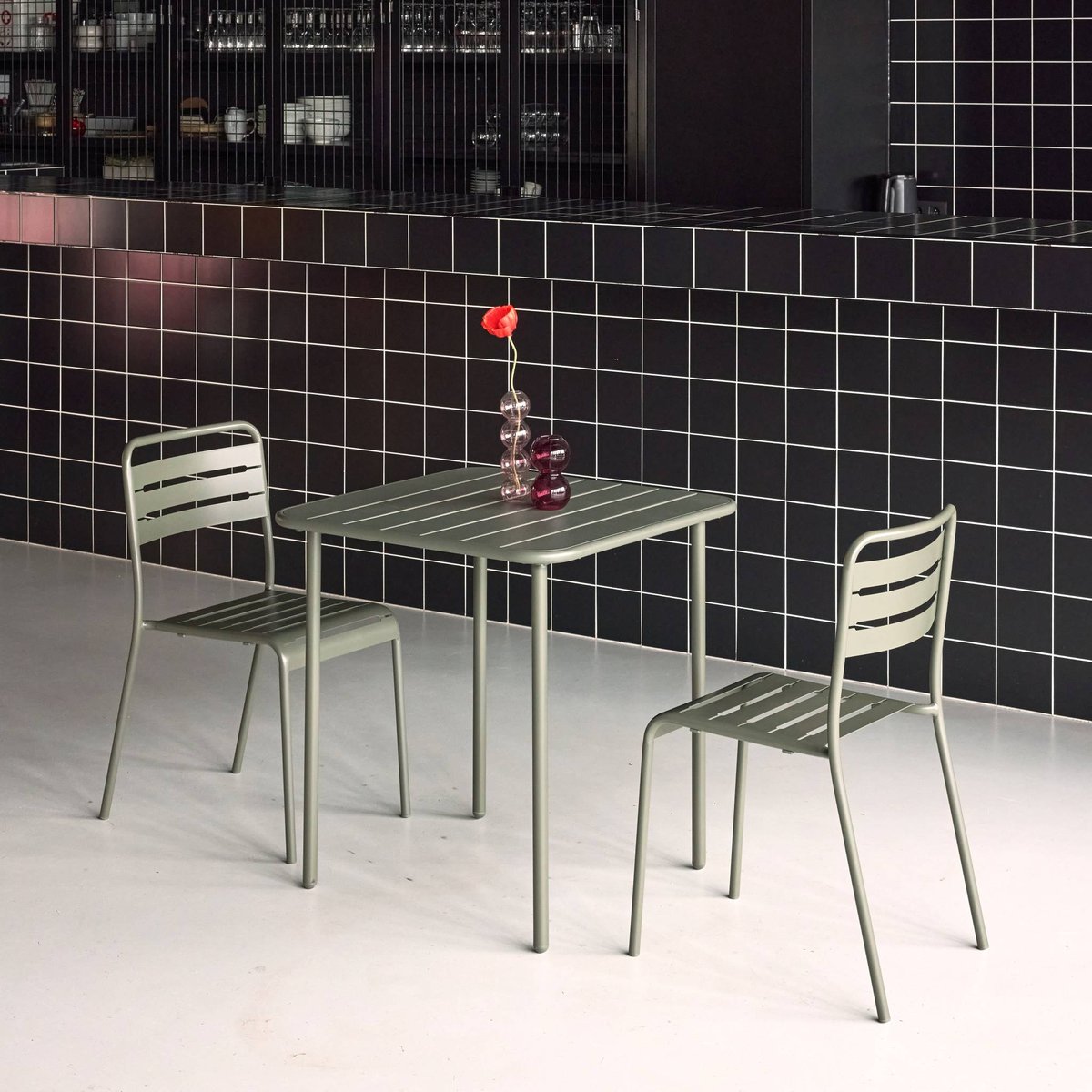 Table de jardin métal + 2 assises AMÉLIA terracotta, SWEEEK