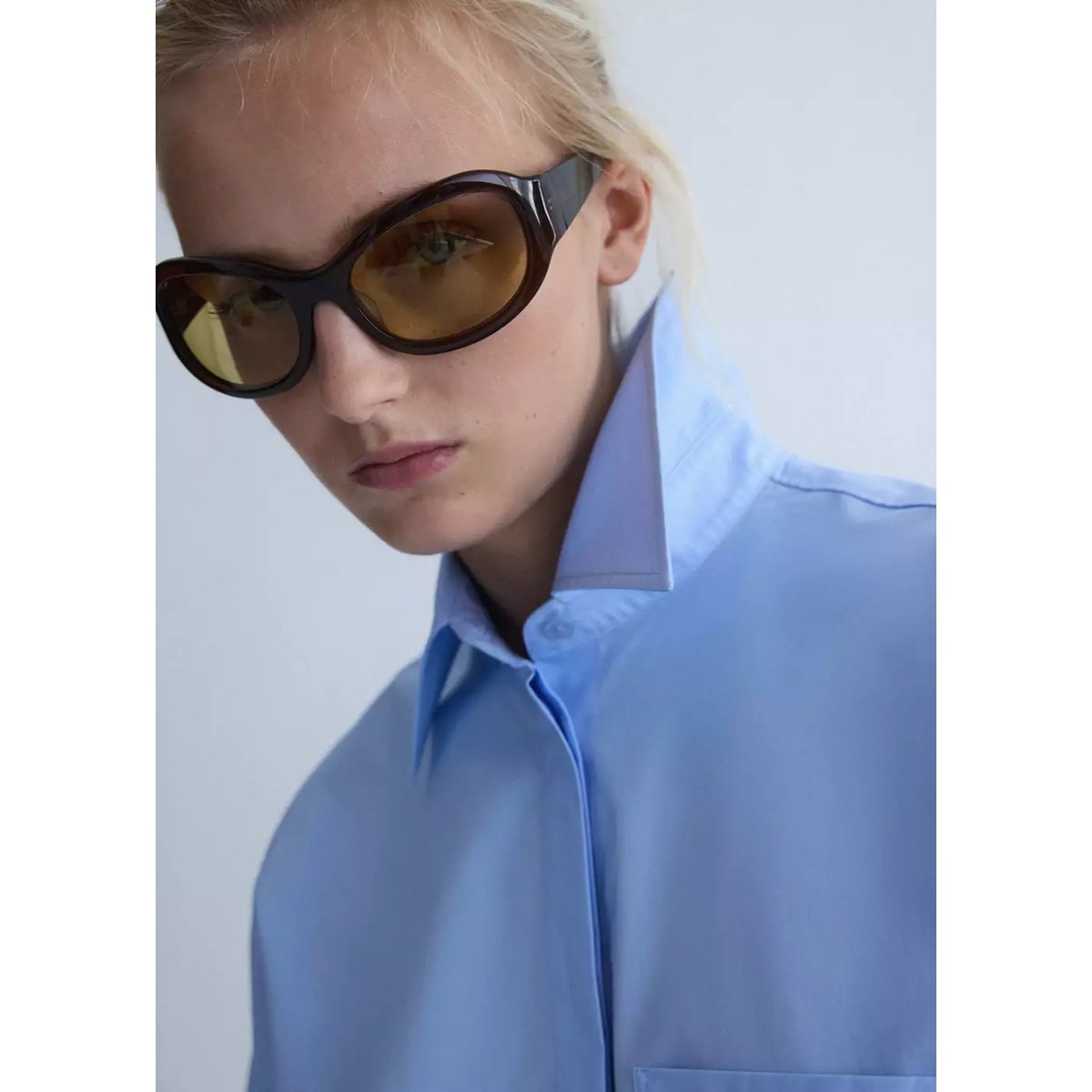 Chemise droite en popeline bleu ciel, MANGO