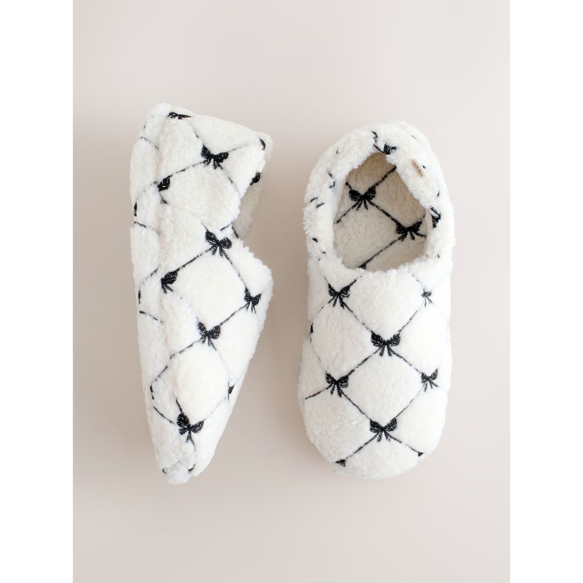 Chaussons shoot en imitation peau de mouton noeud rose, NEXT