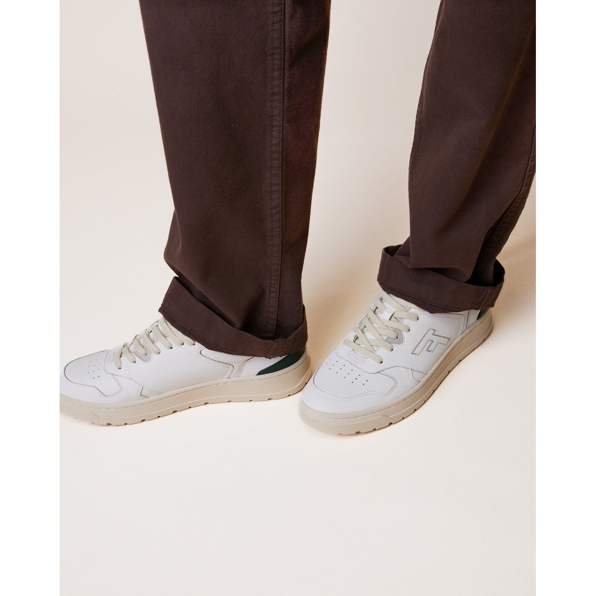 Baskets basses en cuir blanc et vert, FAGUO