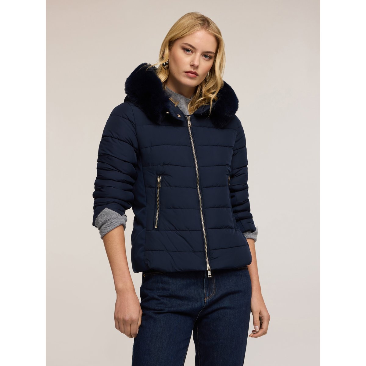 Veste matelassée courte à capuche bleu, MOTIVI