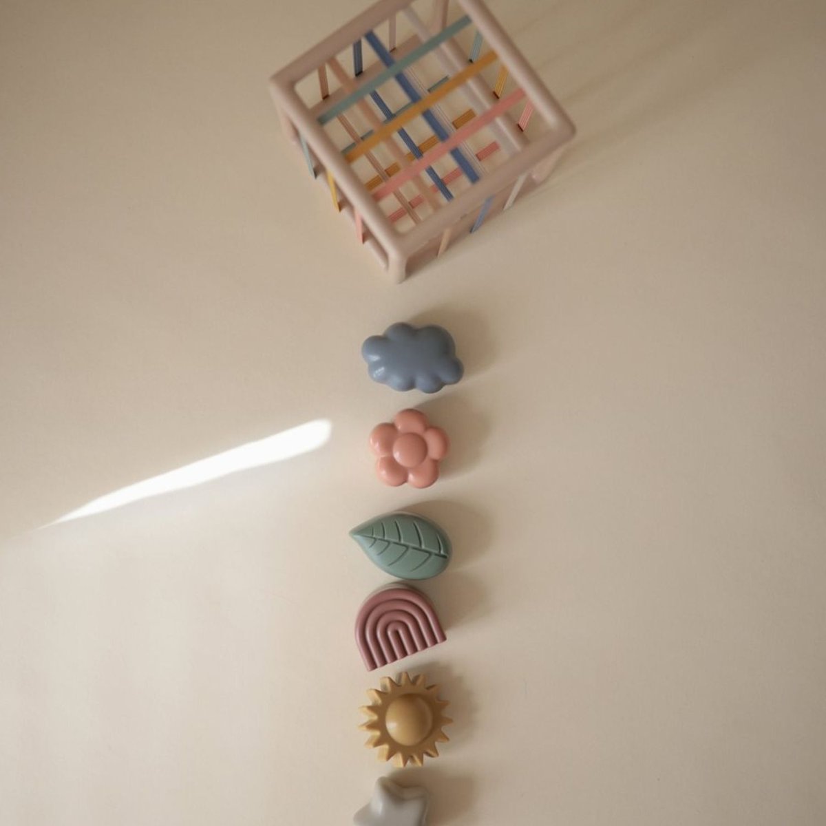 Boîte à formes Shape élastique multicolore, MUSHIE