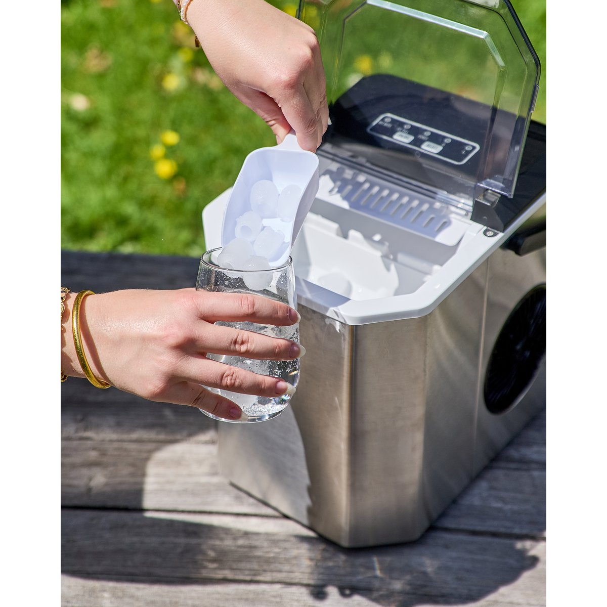 Machine à glaçons électrique portable – Glaçons en 6 min pour apéros et cocktails – 12Kg/24h – Réservoir 1,3 L gris, SENYA