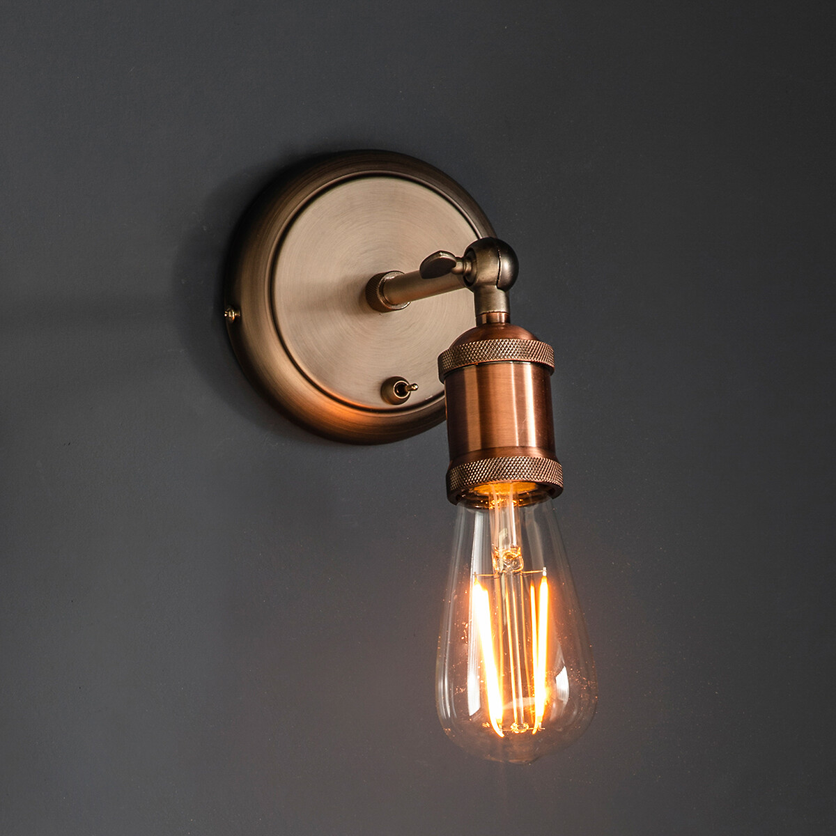 Halle Industrial Wall Light in Copper copper, ÉDITÉ