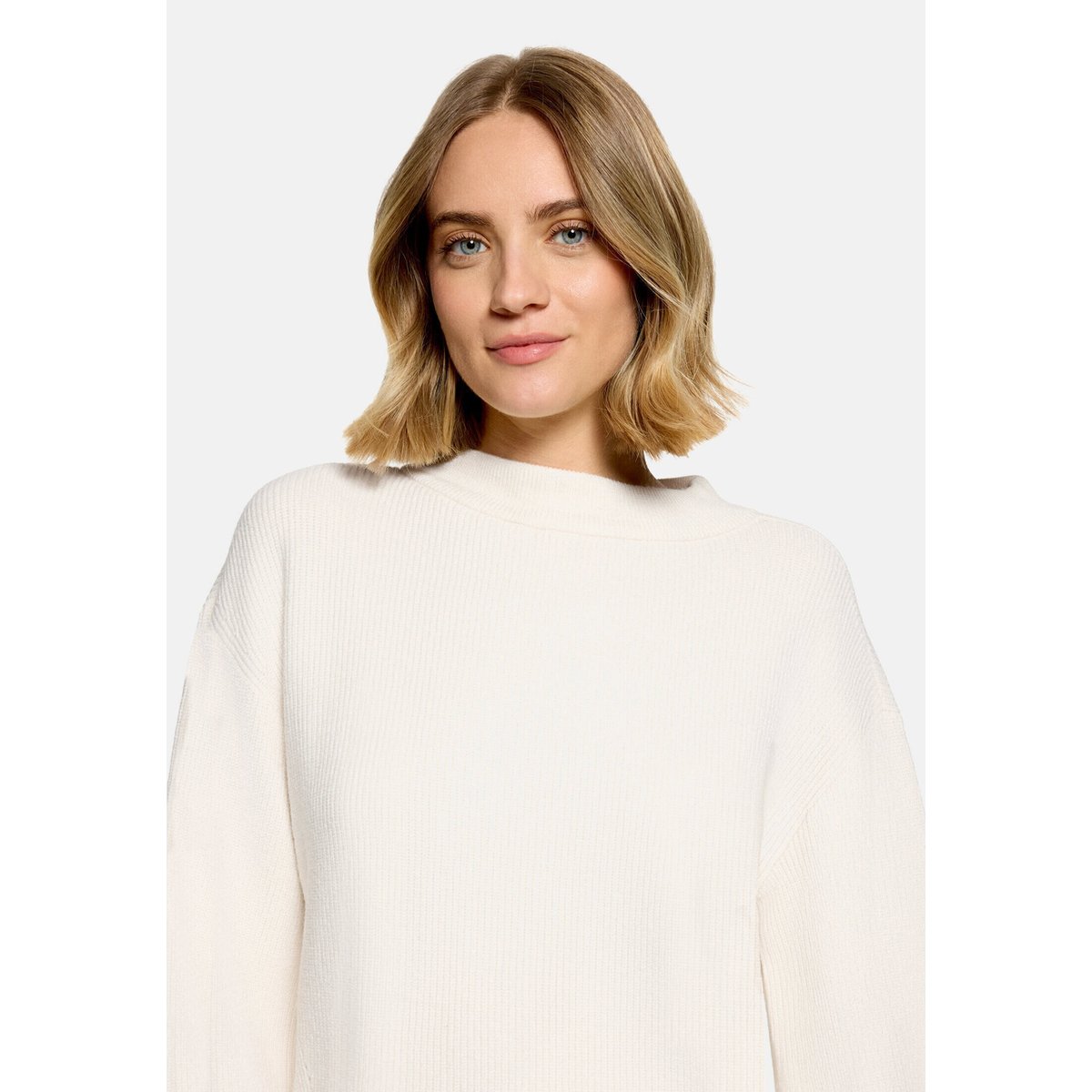 Pull-over en maille à col droit blanc, BETTY BARCLAY