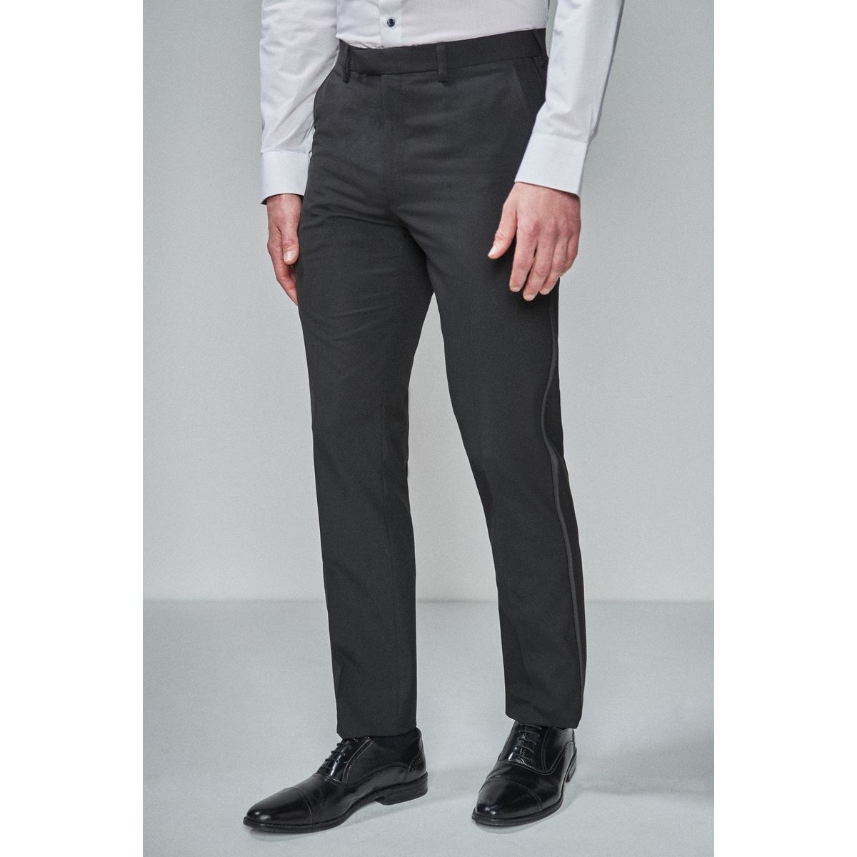 Pantalon de costume smoking détail de la bande, NEXT
