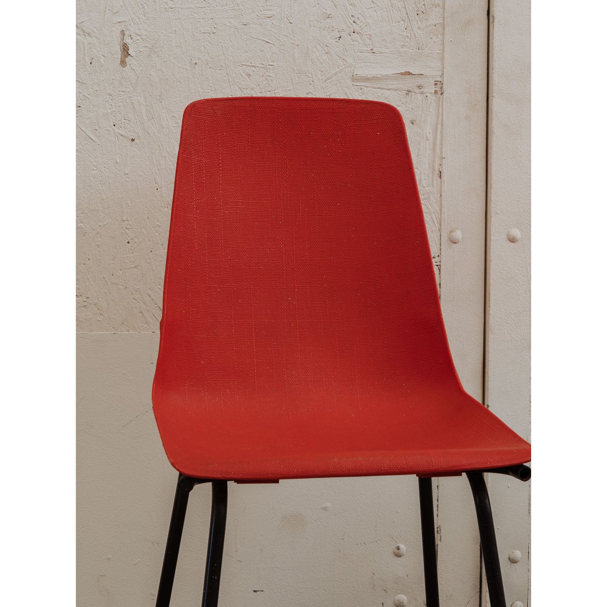 Paire de chaises rouges Alma N°1616 - Bon état noir, DEBONGOUT