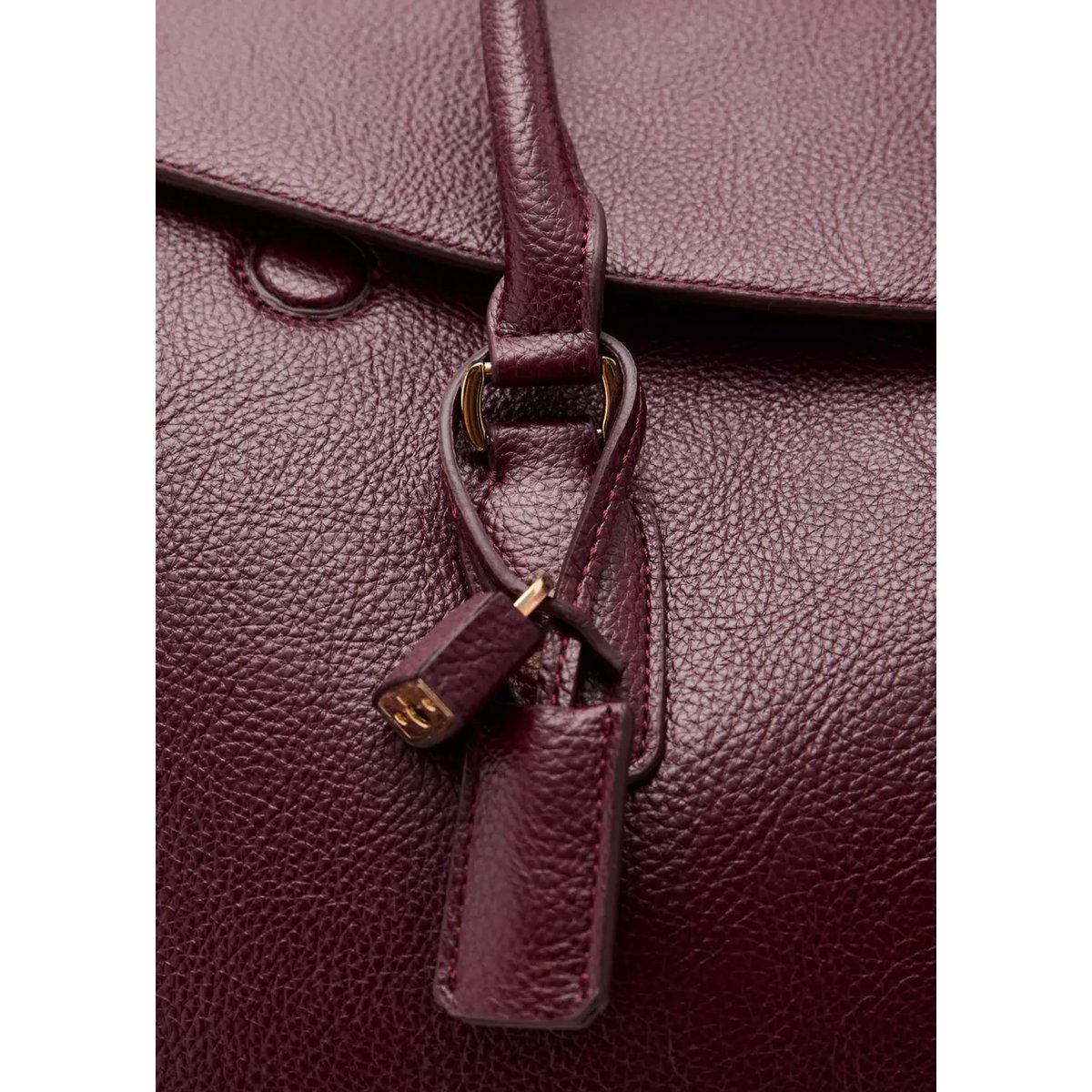 Sac City cuir synthétique avec breloque bordeaux, MANGO