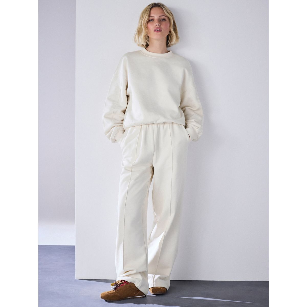Sweatshirt de cou d'équipage écru, NEXT