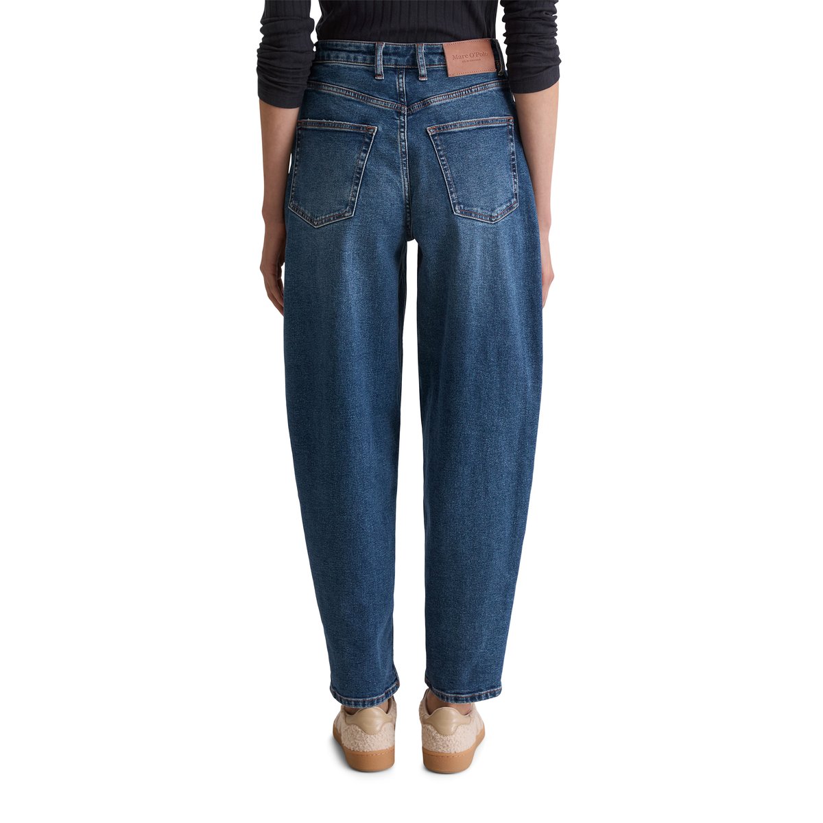 Jeans modèle Lara barrel cropped en Organic Cotton Stretch avec du polyester recyclé bleu foncé, MARC O'POLO
