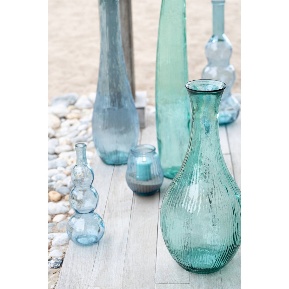 Vase en verre soufflé élancé bleu clair, RECOLLECTION