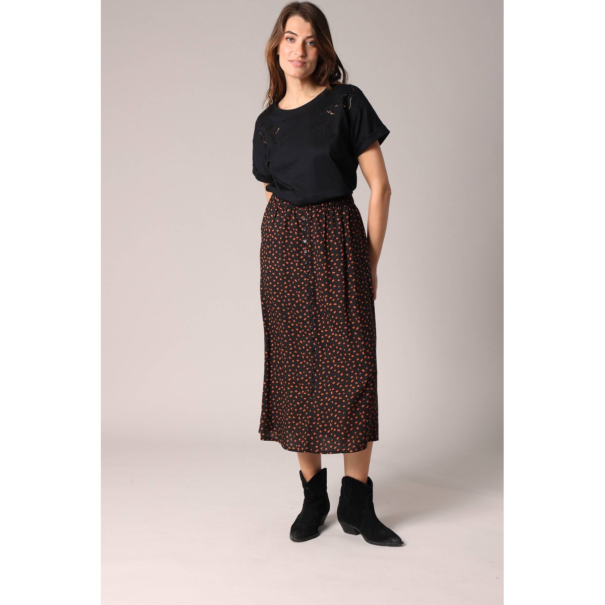 T-shirt avec broderie ajourée SUYANA black, DEELUXE