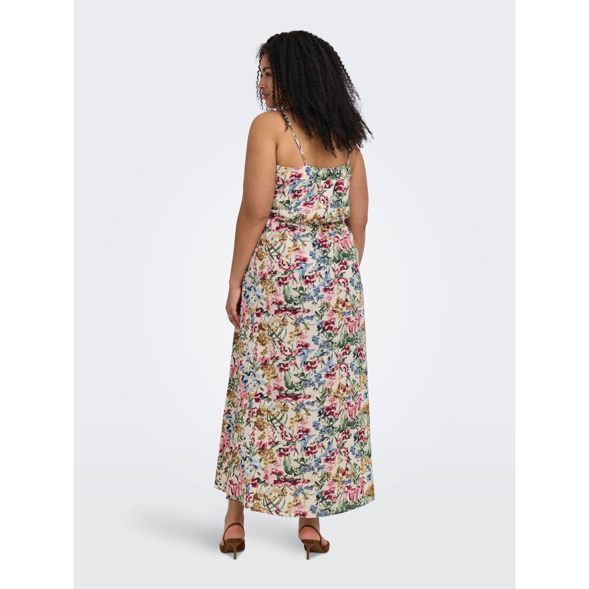 Robe cloud dancer 1, ONLY CARMAKOMA