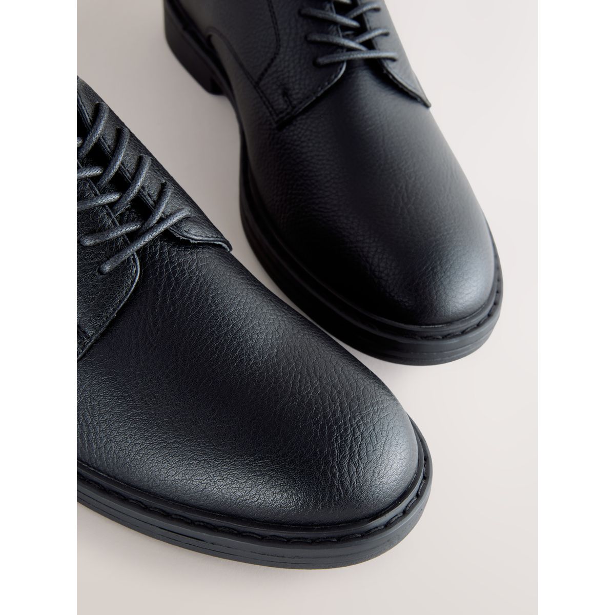 Derbys noir, NEXT