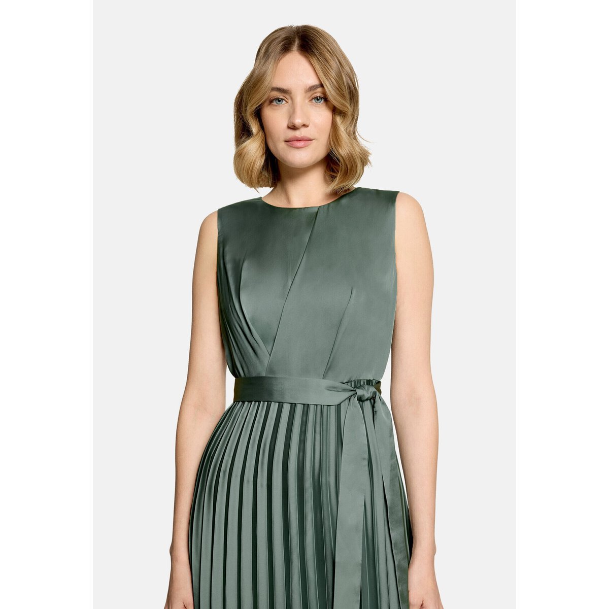 Robe longueur midi à plis lily pad, BETTY & CO