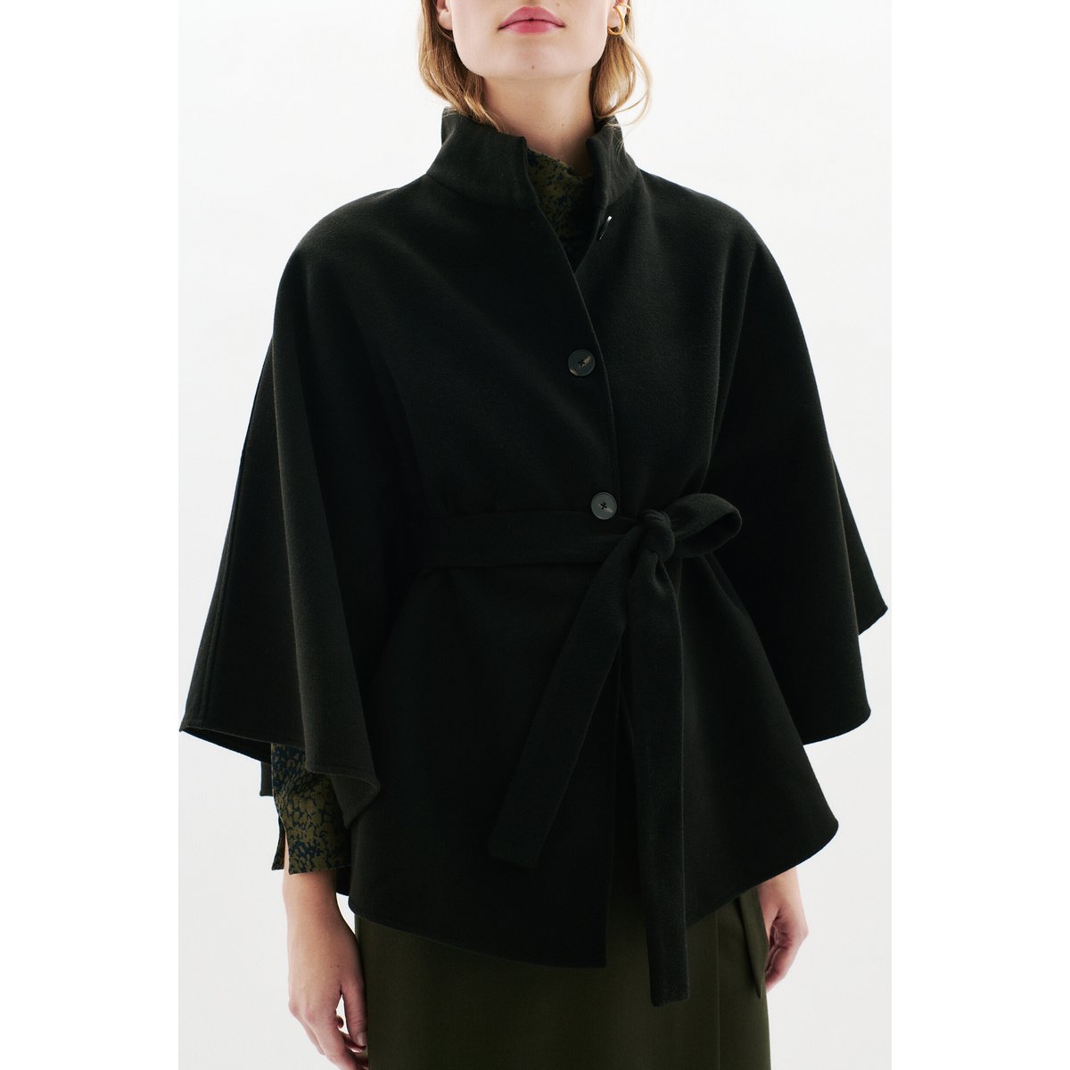 Poncho court col montant HACARO noir, CAROLL