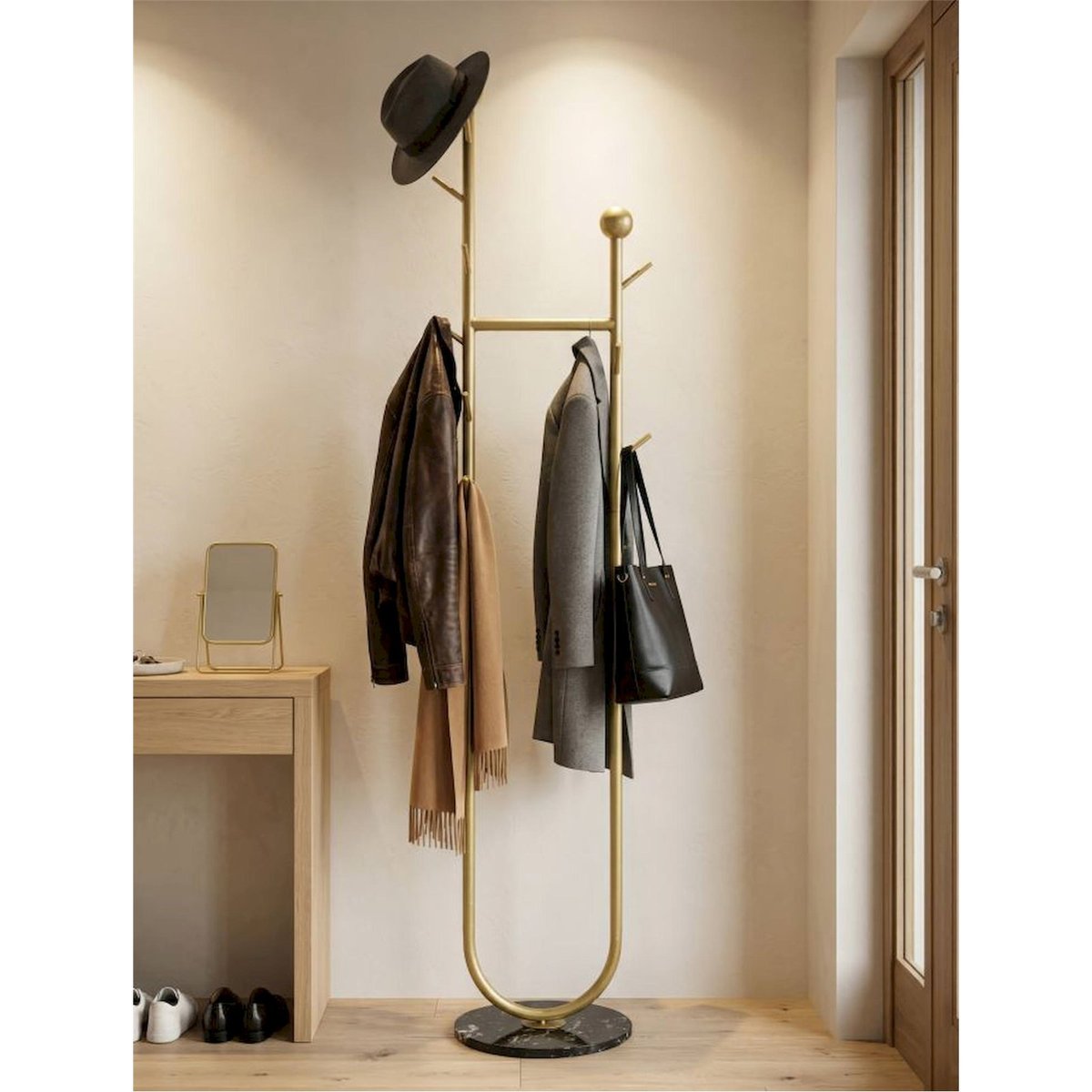 Porte-manteau sur pied en métal effet marbre GLAM doré et noir, RECOLLECTION