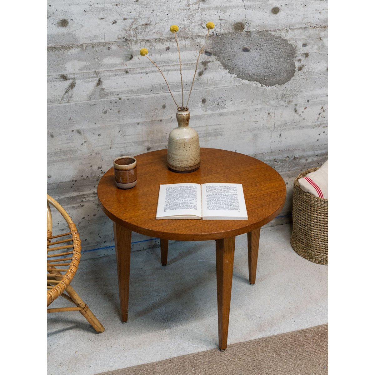 Table basse ronde en bois Donna N°970 - Bon état bois foncé, DEBONGOUT
