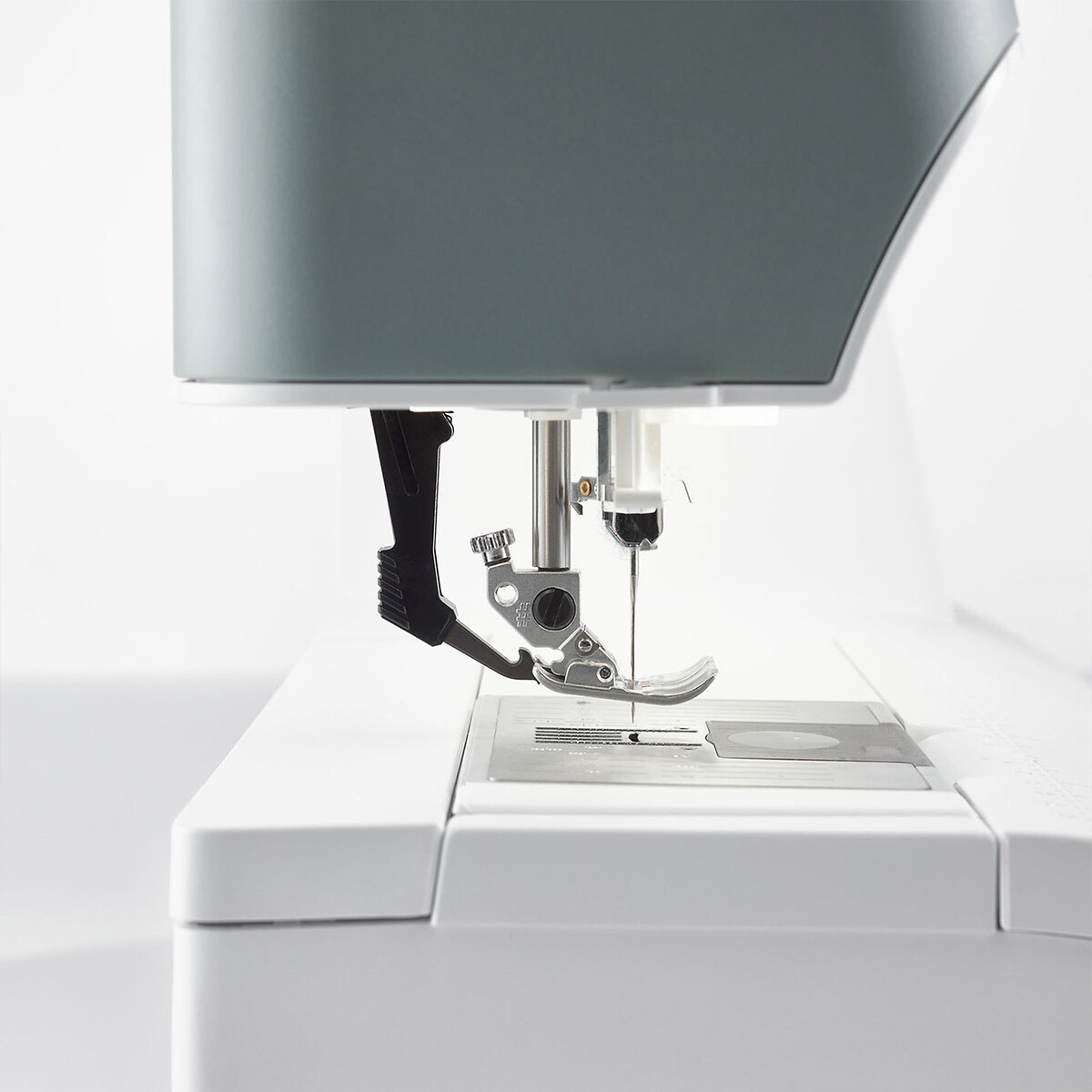 Machine à coudre Expression 720 blanc/gris, PFAFF
