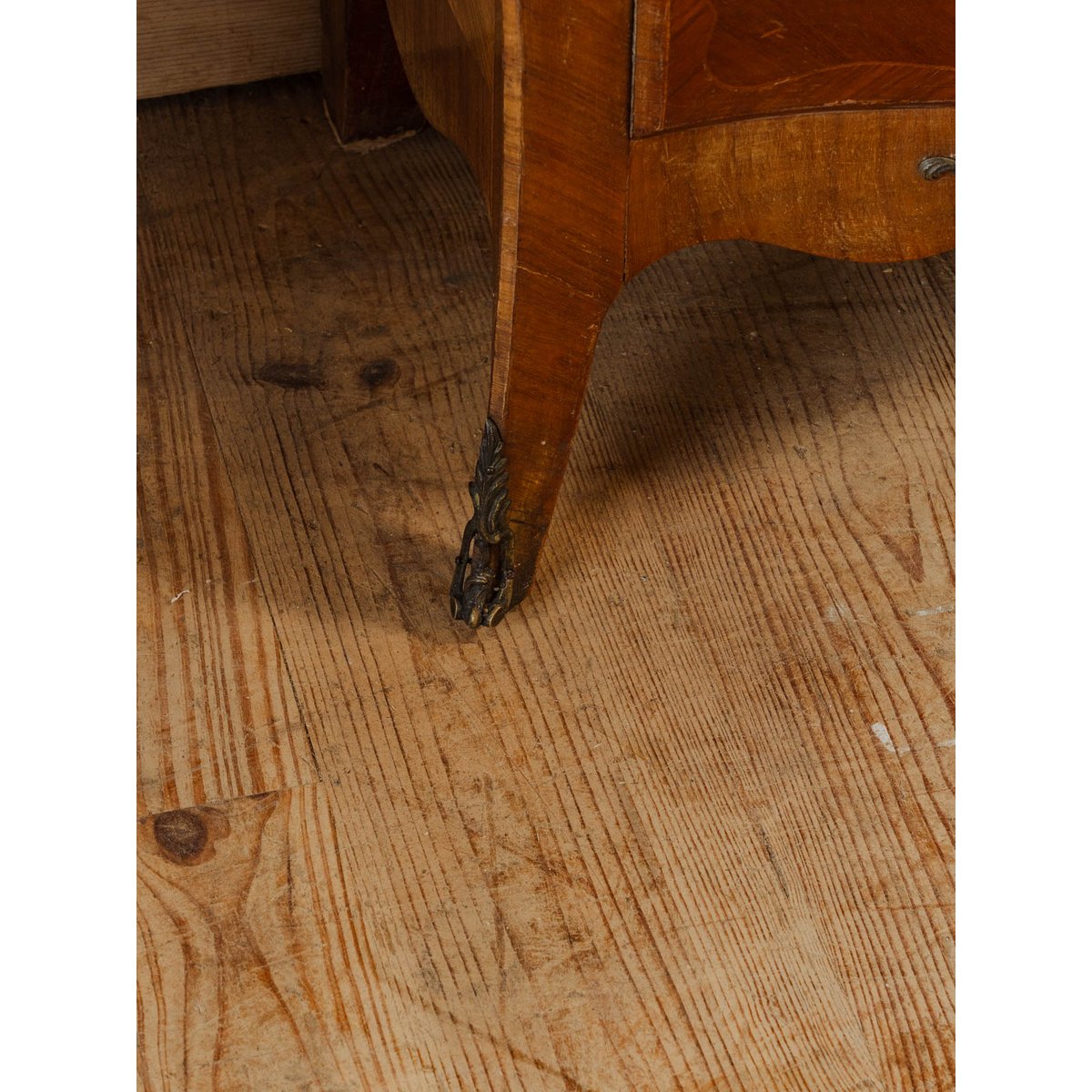 Chiffonnier en bois et marbre Valery N°109 - Bon état beige, DEBONGOUT