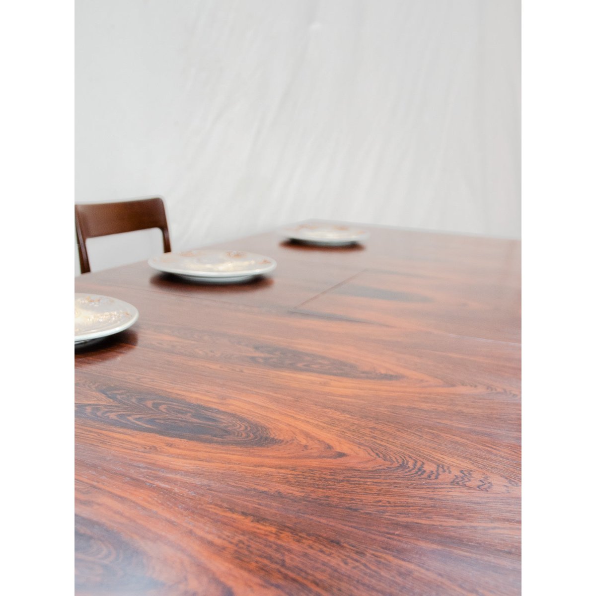 Table à manger en palissandre de Rio Karla N°1311 - Bon état bois foncé, DEBONGOUT