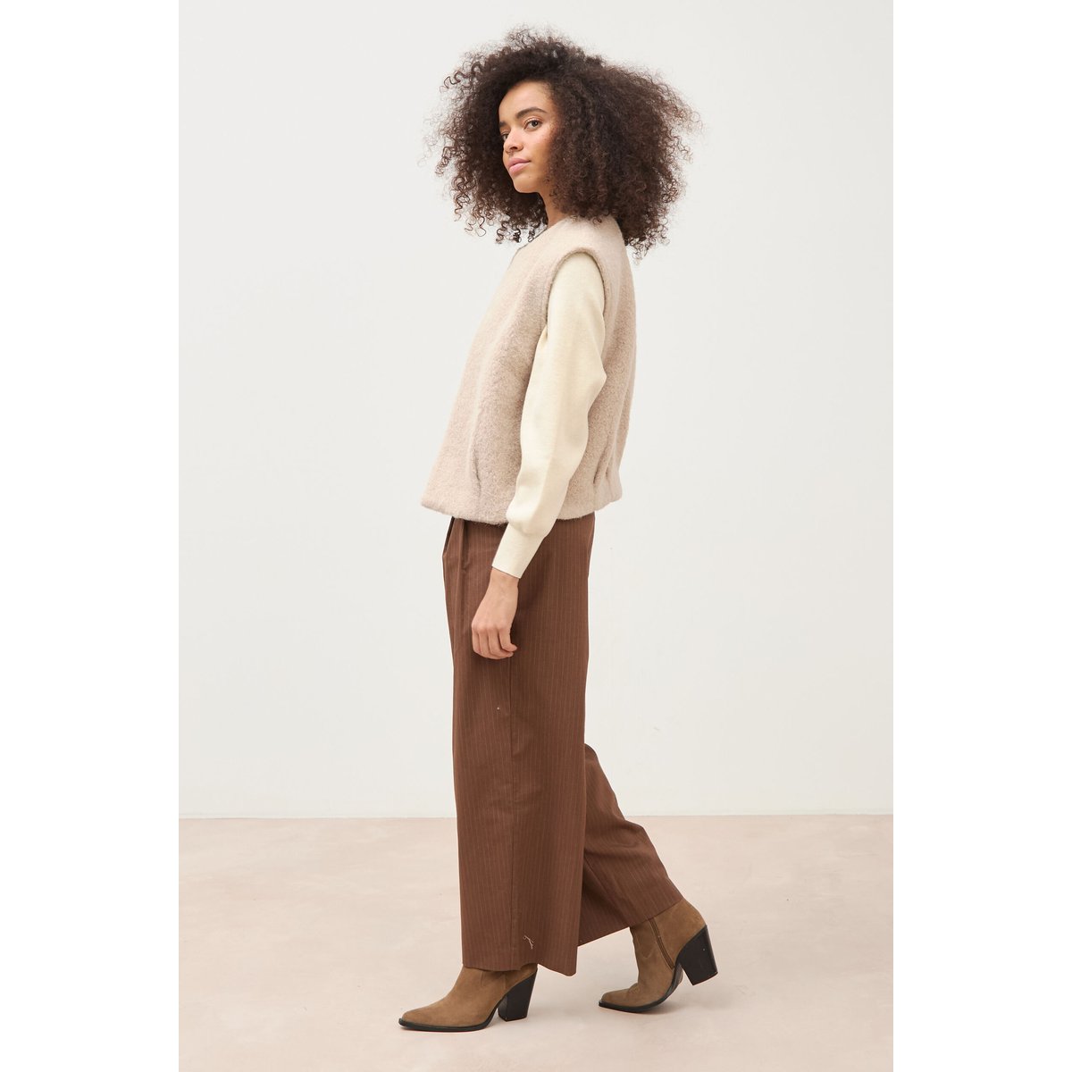 Gilet droit sans manches col rond ivoire, BONOBO
