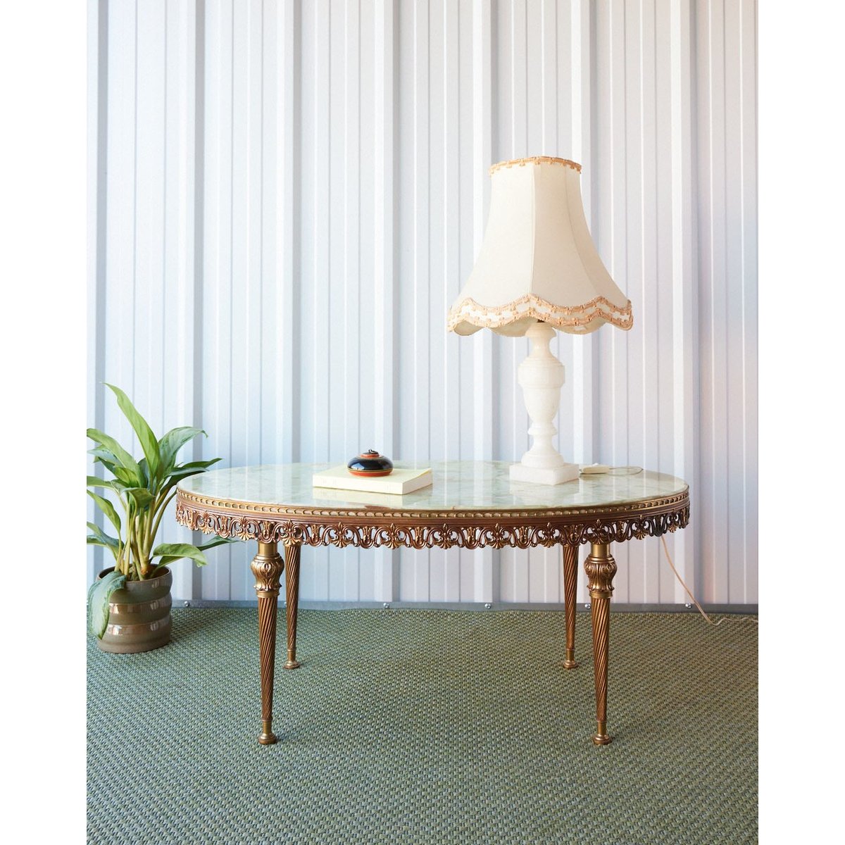 Table basse en onyx Léonie N°875 - Bon état doré, DEBONGOUT