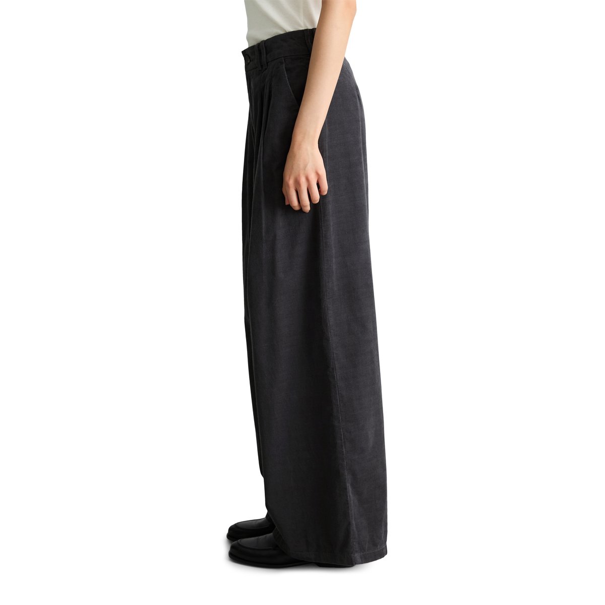 Pantalon en velours côtelé à plis larges en coton biologique gris, MARC O’POLO DENIM