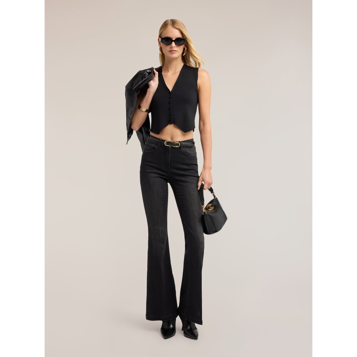 Gilet fin noir, MOTIVI