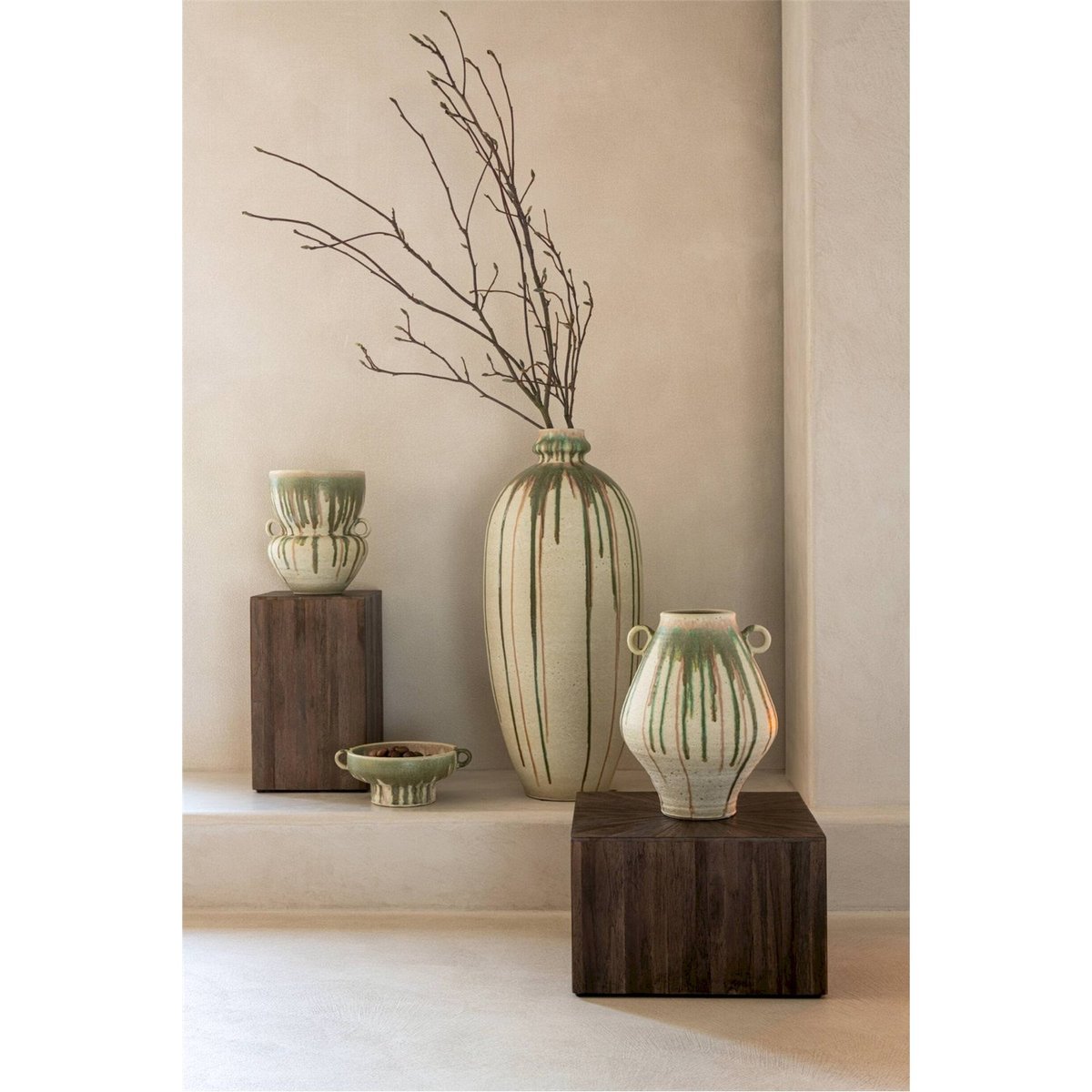 Vase en poterie fait main vert olive et beige clair, RECOLLECTION