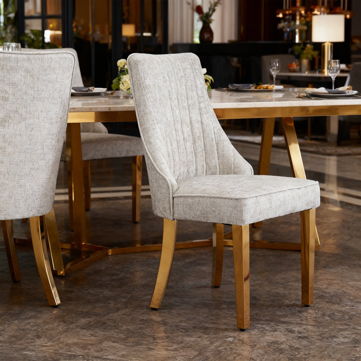 Lot de 4 chaises en tissu chenille avec pieds métal doré, GERRYC beige, MEUBLES COSY