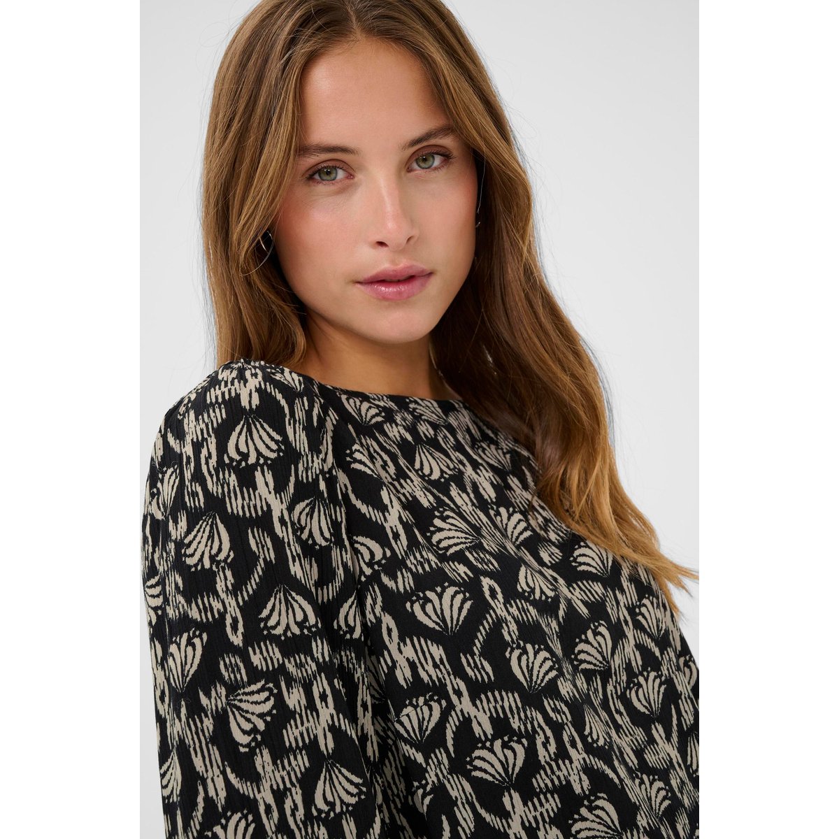 Blouse à manches longues noir black feather gray floral, KAFFE