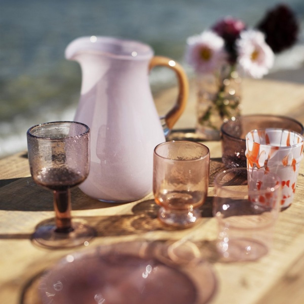 Carafe à eau verre mauve, MADAM STOLTZ