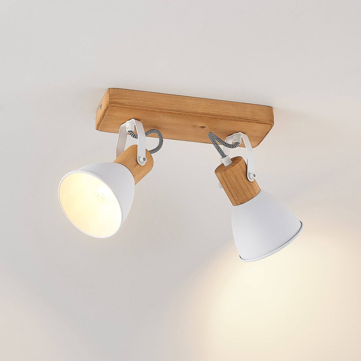 Spot en bois scandinave, Merela bois clair, blanc, LINDBY