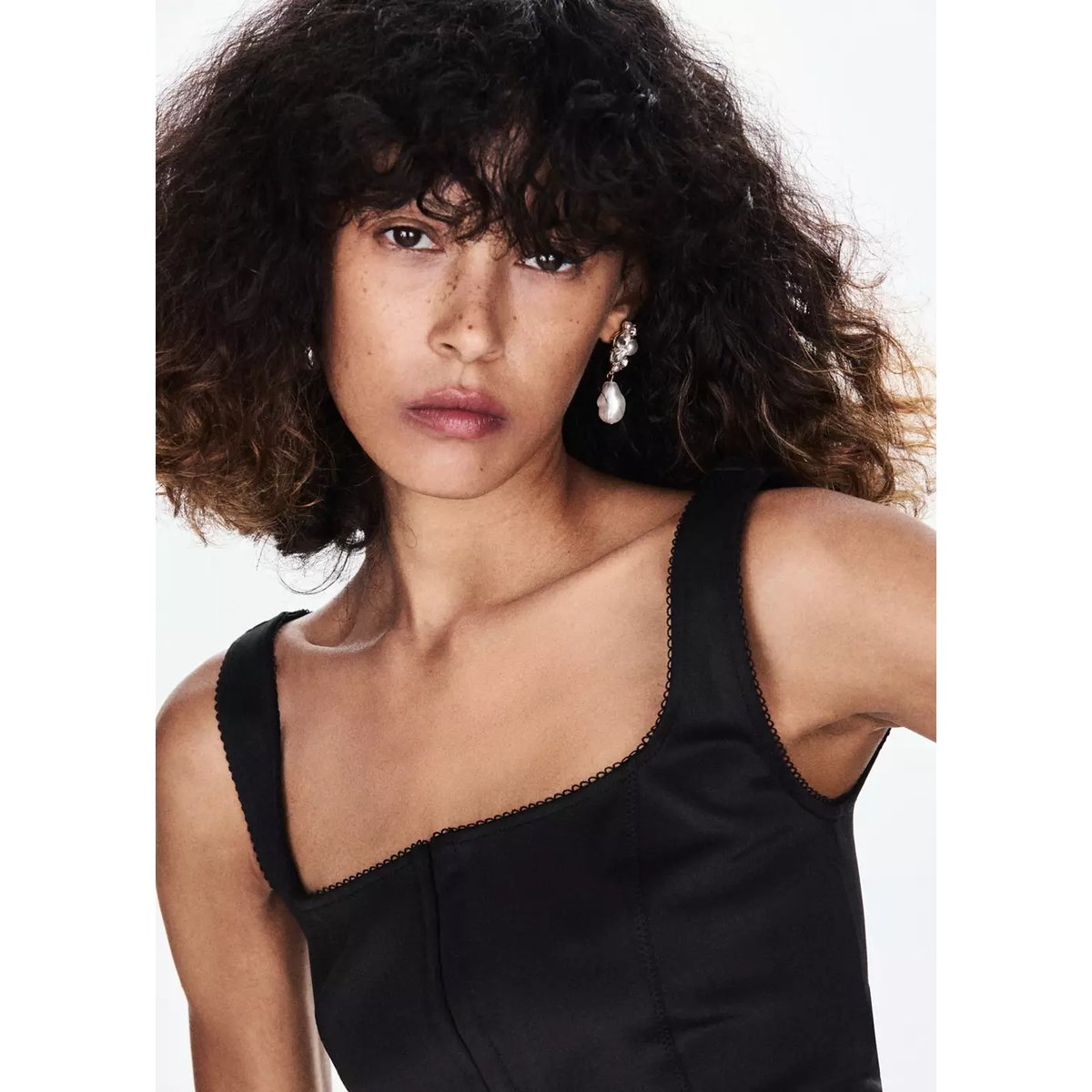 Top style corset à bretelles noir, MANGO