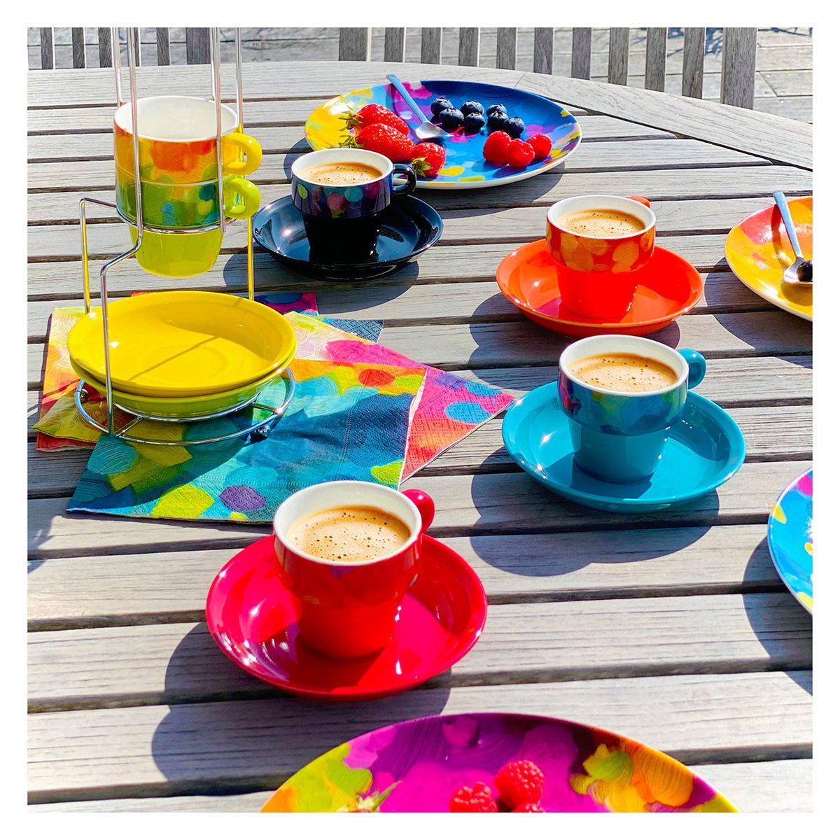Tour de tasses espresso  Café des artistes couleur unique, PYLONES