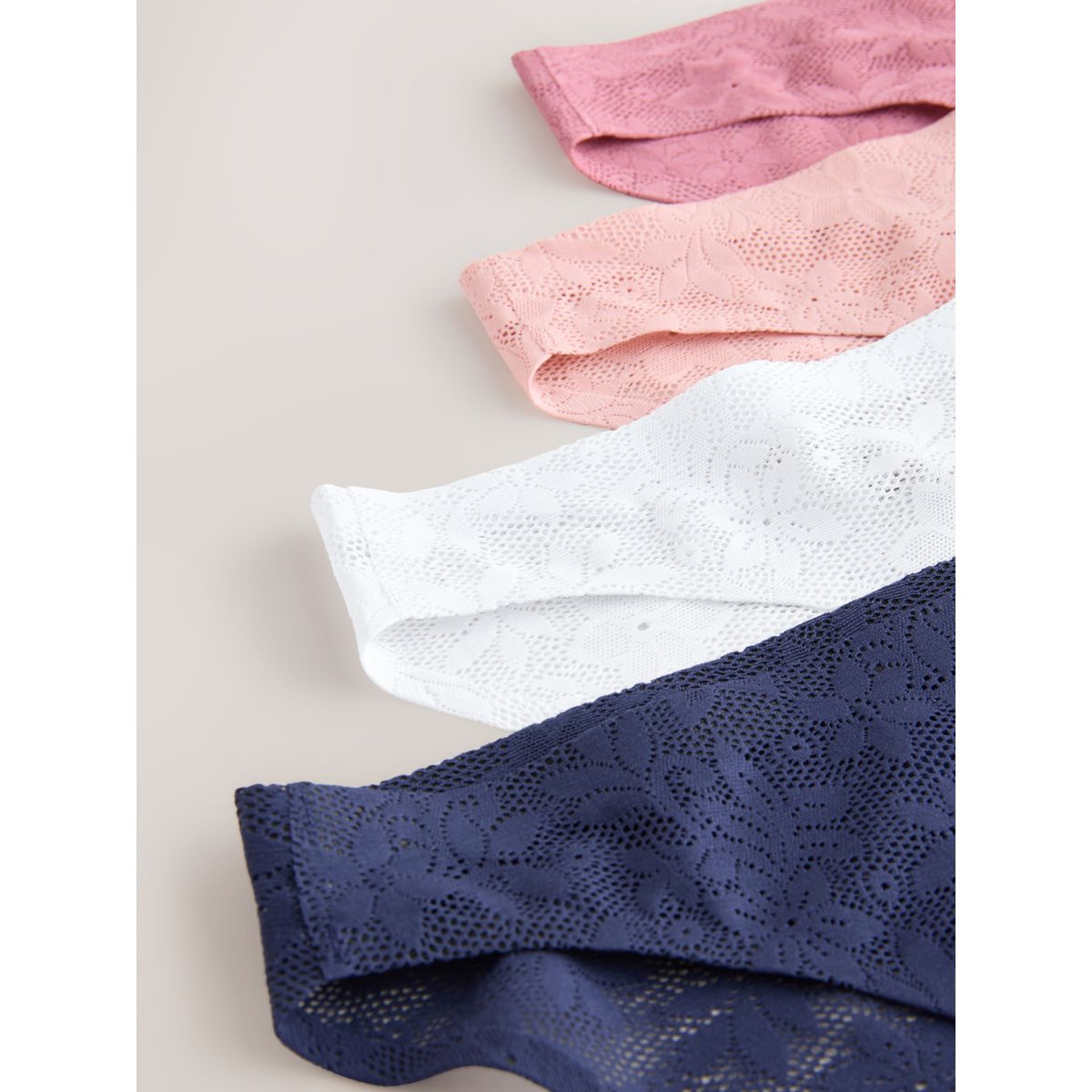 Culotte confort en dentelle, lot de 7 blanc/rose/nu praliné, NEXT