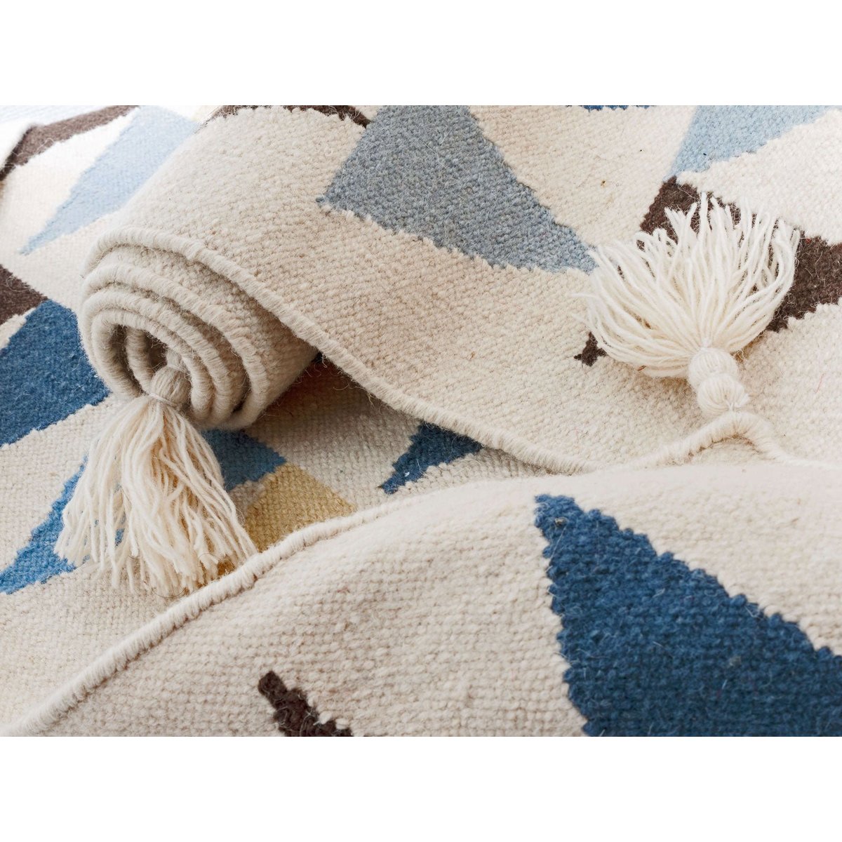 Tapis enfant en laine TRIANGLES bleu naturel, AFK LIVING