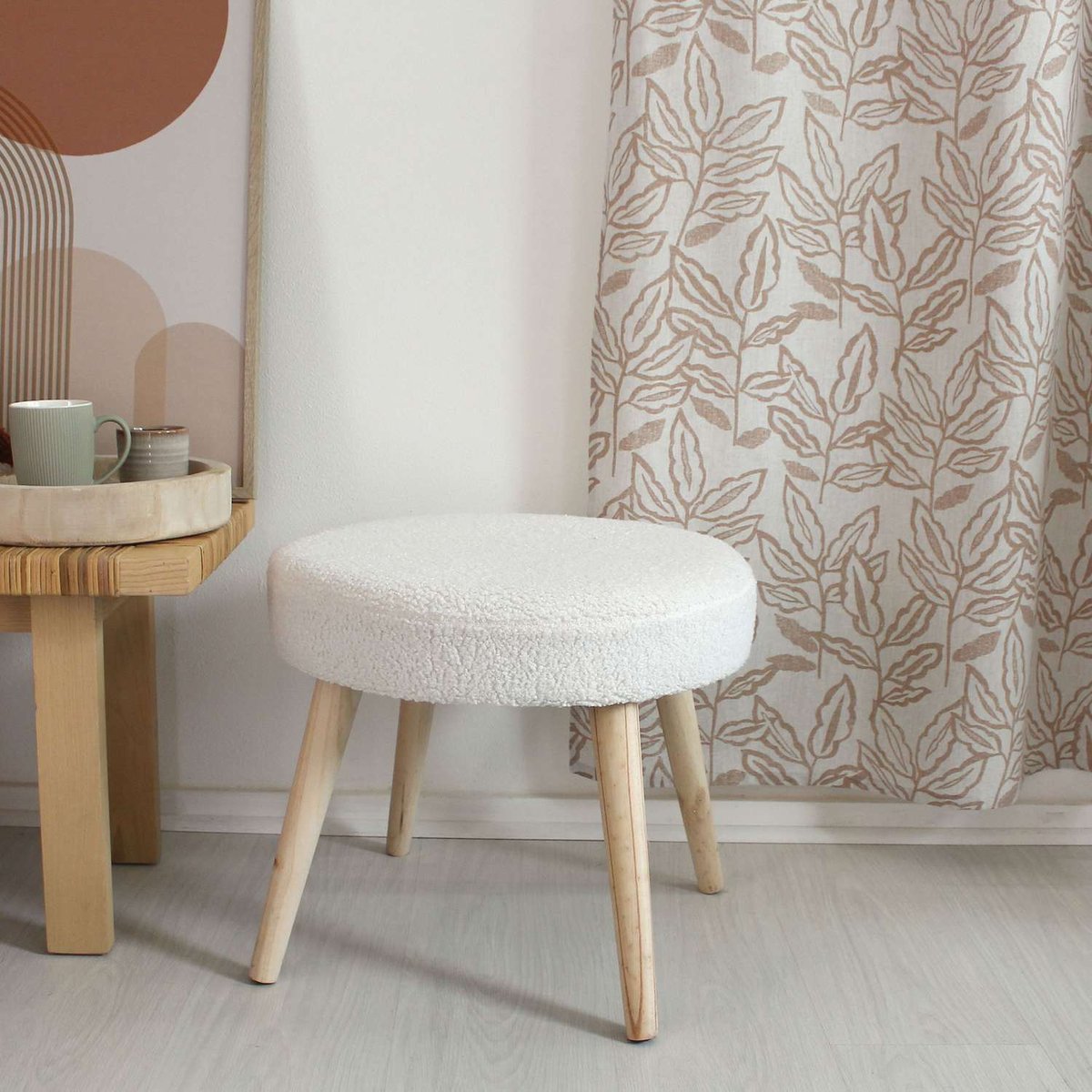 Tabouret en tissu bouclette avec pieds en bois LODGE beige, TOILINUX