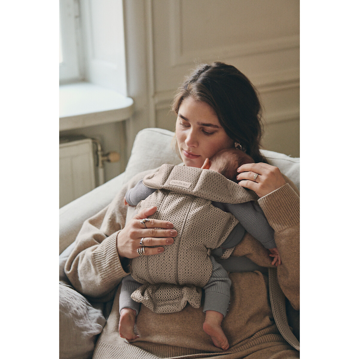 Porte bébé mini mesh 3D gris beige, BABYBJORN