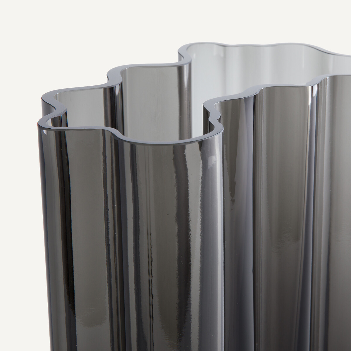 Vase en verre soufflé, ISSEY gris fumé, AM.PM