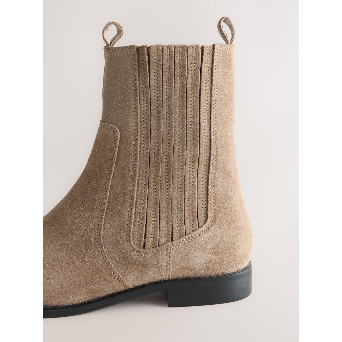 Bottines chelsea en cuir à bout rond naturel, NEXT