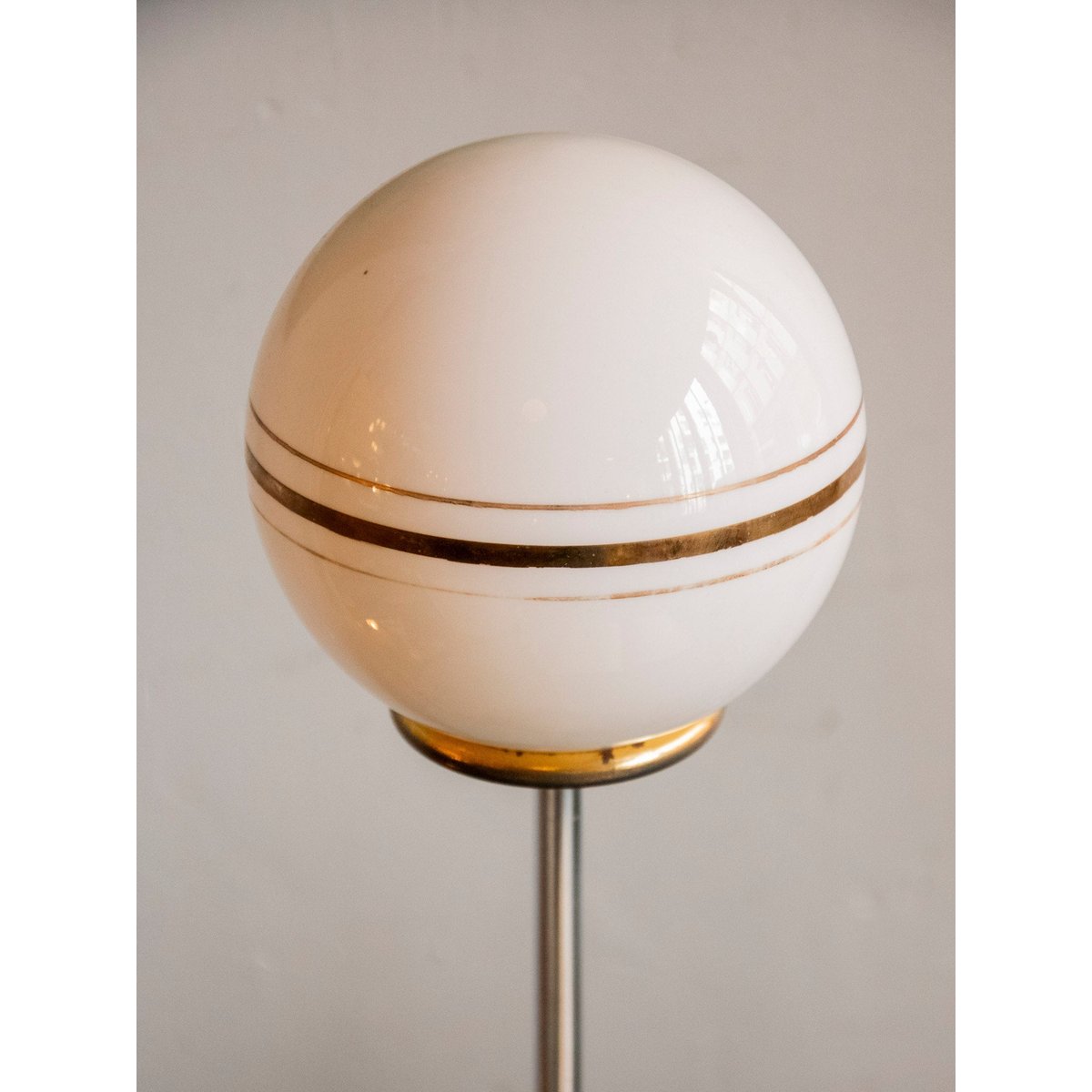 Lampe en marbre et métal sculpté Suzanne N°637 - Bon état noir, DEBONGOUT