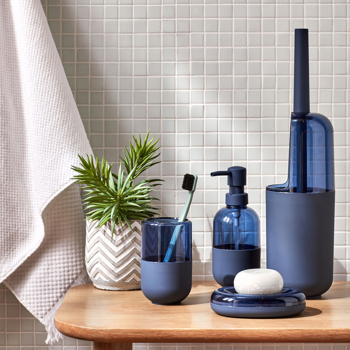 Brosse WC en polystyrène FRENCHIE bleu, GUY LEVASSEUR
