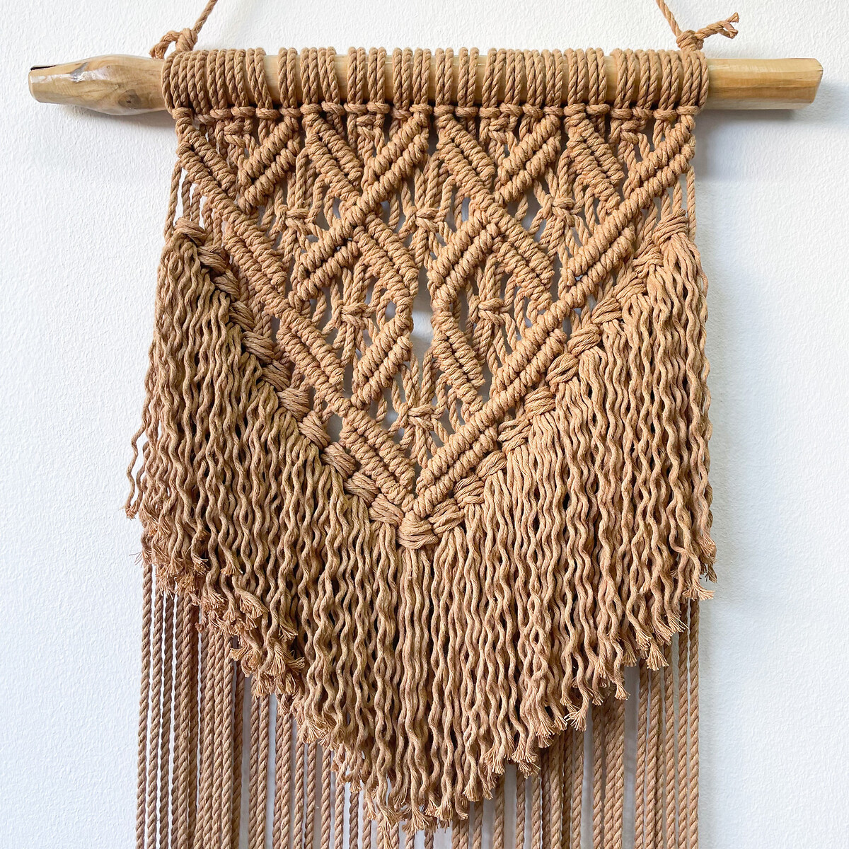 Decoração de parede em macramé LOURDES, Macramar castanho caramelo, MACRAMAR