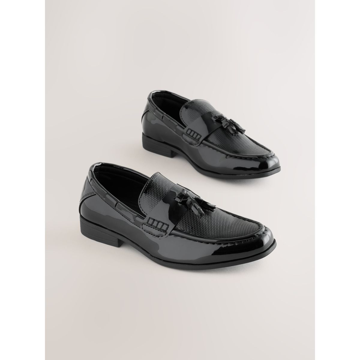 Mocassins habillés pompon en cuir verni noir, NEXT