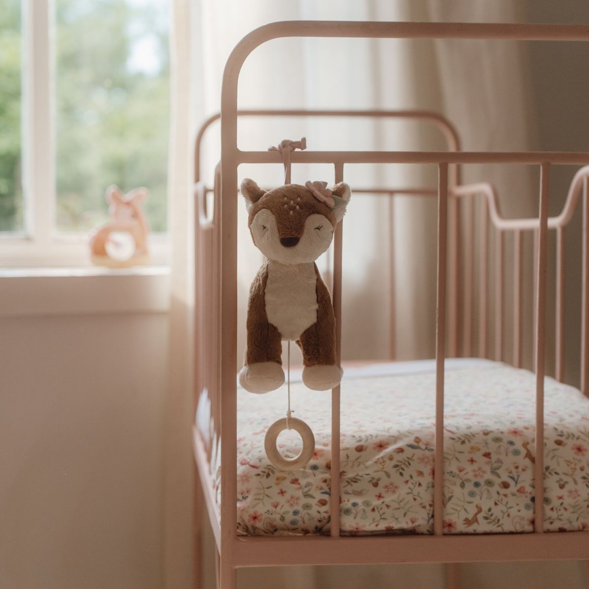 Peluche musicale rose, beige, marron, LITTLE DUTCH