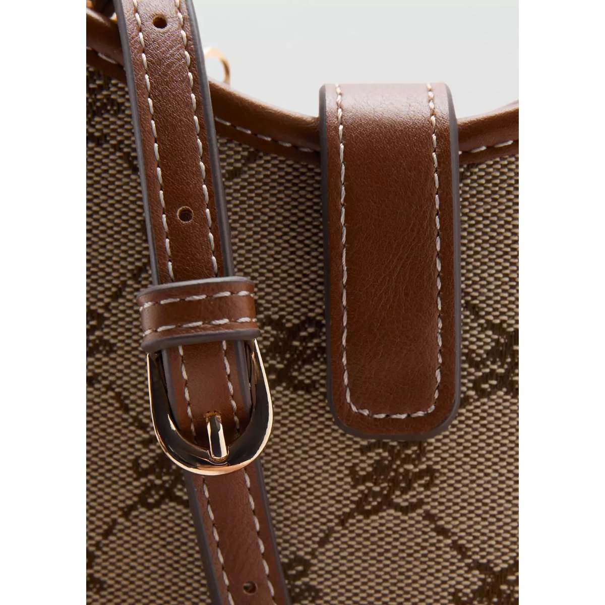 Housse téléphone portable logo jacquard chocolat, MANGO